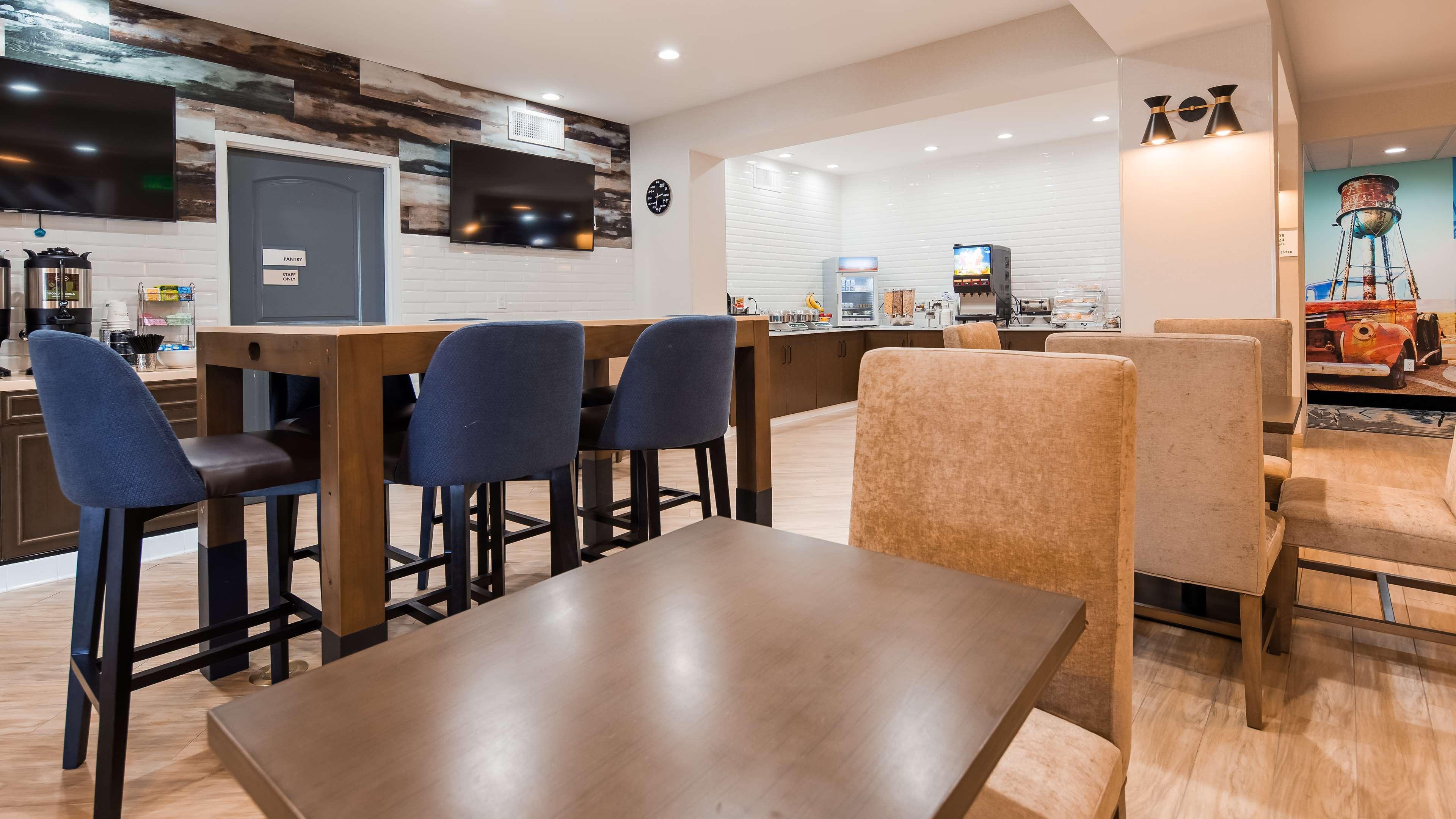 Best Western Holiday Hills Coalville Exterior photo