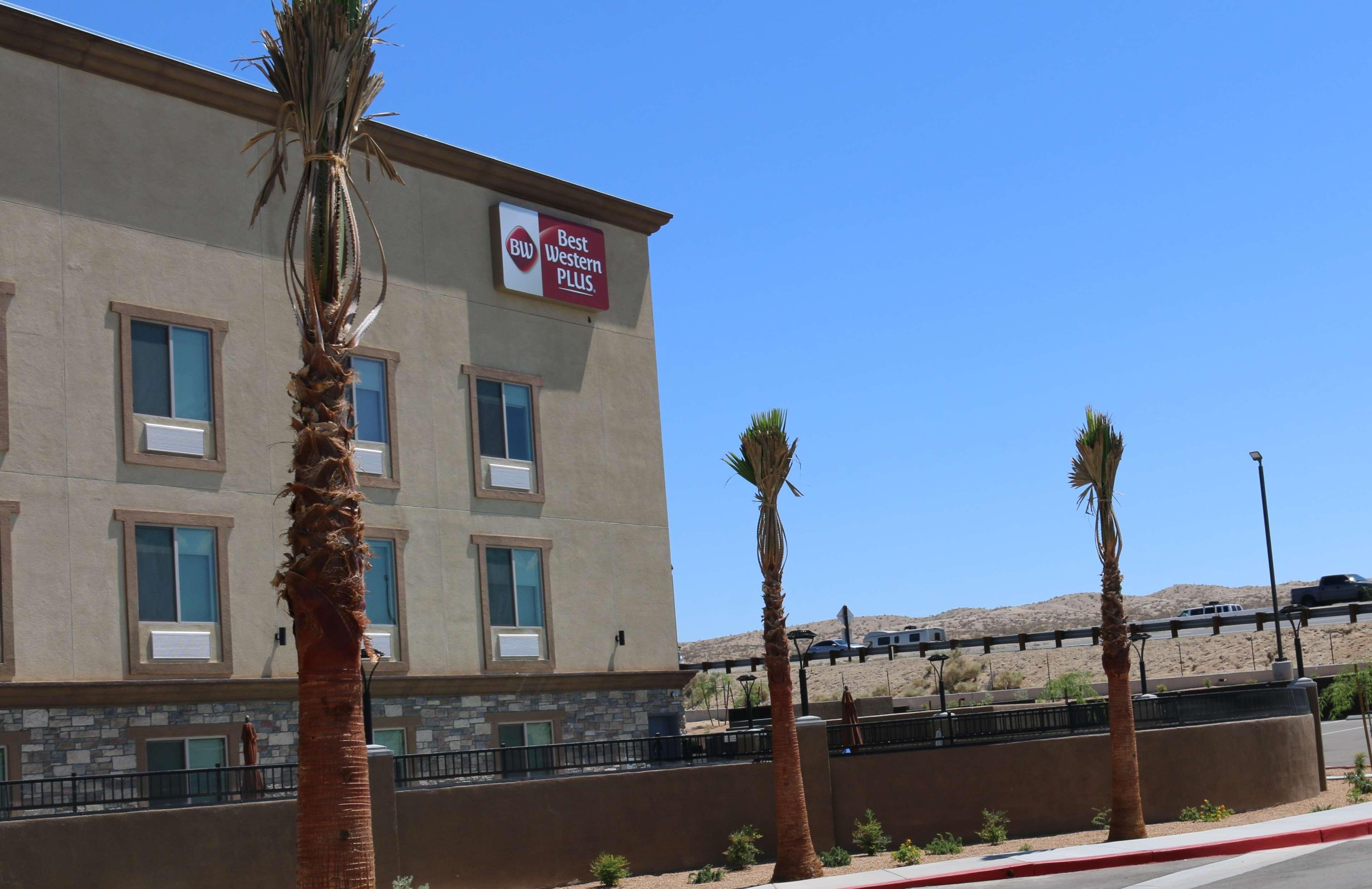 Best Western Holiday Hills Coalville Exterior photo